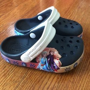 Frozen 2 Light up Crocs